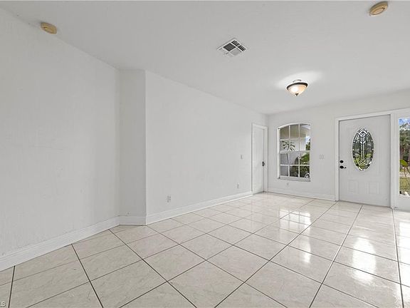 5th image of 545 Desoto Blvd S