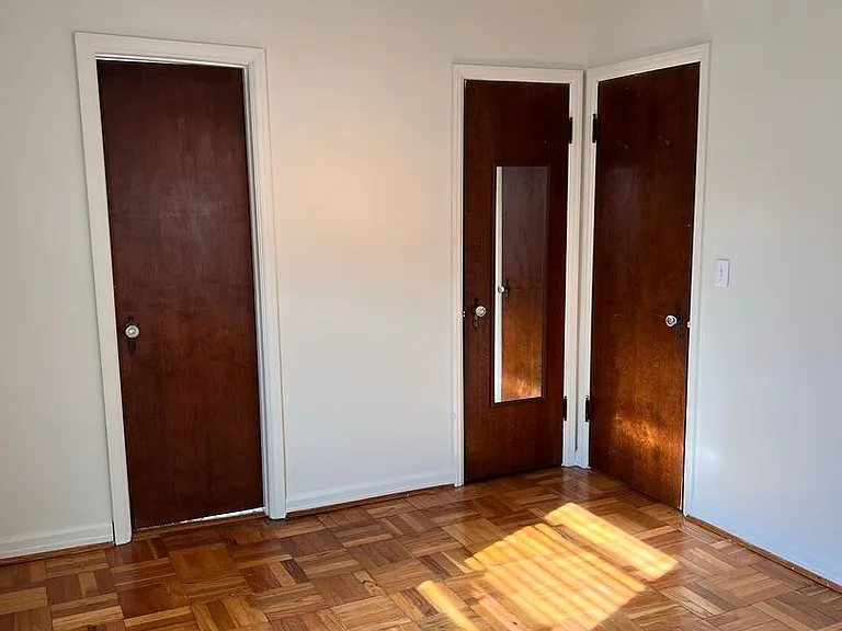2750 Linshaw — Photo 26