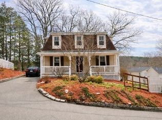 17 Fairview St, Fitchburg, MA 01420