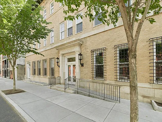 Rented by Sotheby's International Realty | media 28