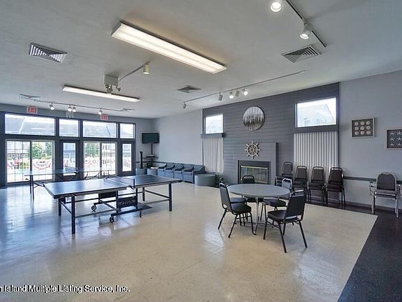 3rd image of 27 Indale Ave