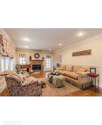 2nd image of 24 Park Woods Ln