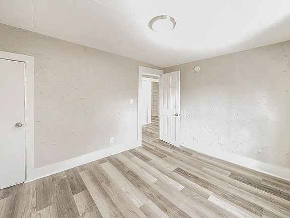 4th image of 248 Bruce St