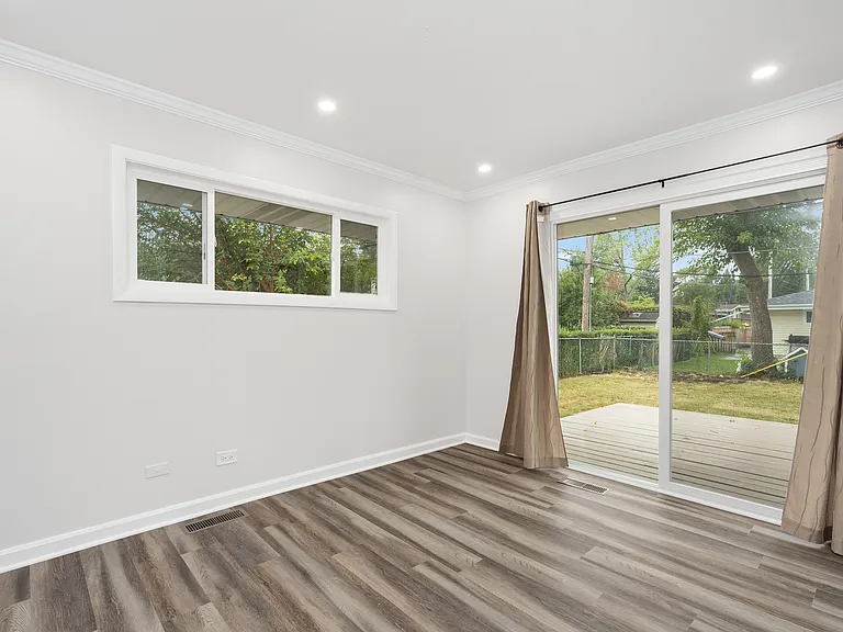 388 Nancy Ln — Photo 16