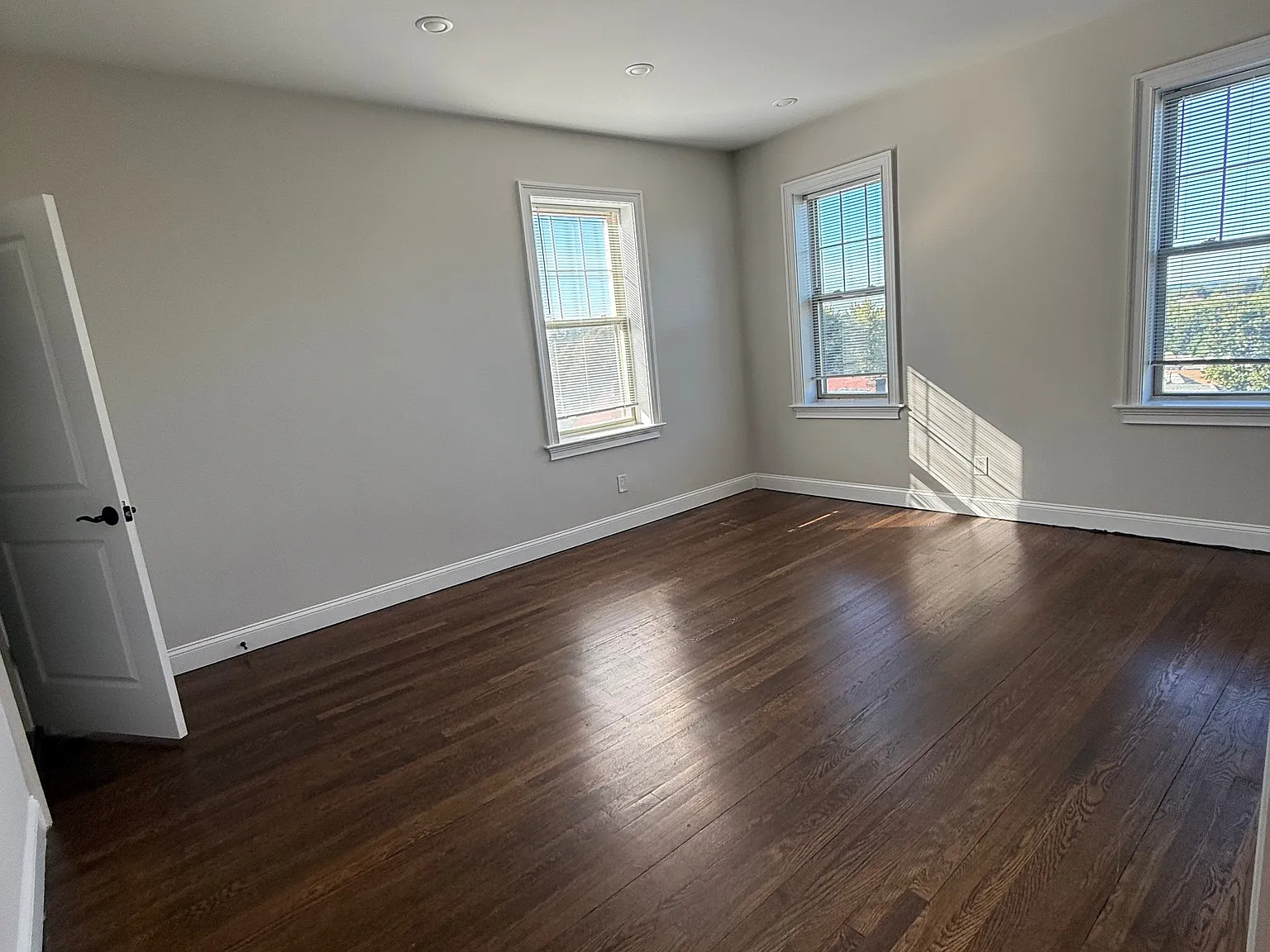 2 bed, 1.0 bath, 950 sqft, $3,595 — Photo 4