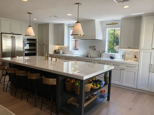 2009 Marble Gorge Dr, Las Vegas, NV 89117