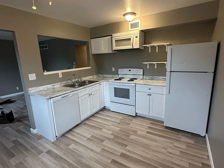 10303 Torrington Rd — Photo 8