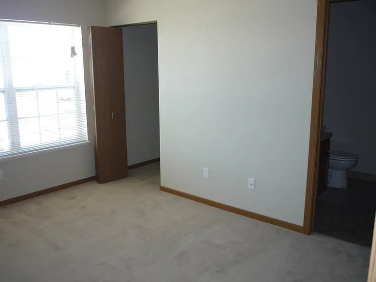 16 Osterhout Dr — Photo 6