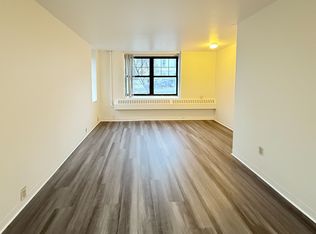 11-4 Elmwood Ave #11, Winchester, MA 01890
