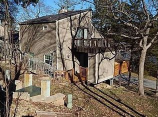 57 Oak Point Dr, Holiday Island, AR 72631