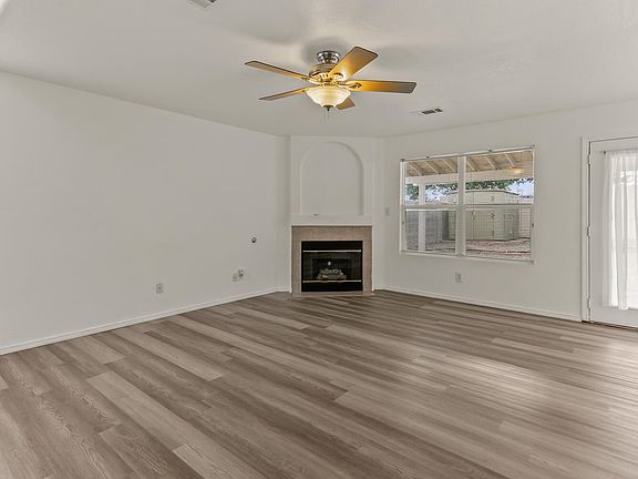4th image of 659 Vista Luna Ln SW
