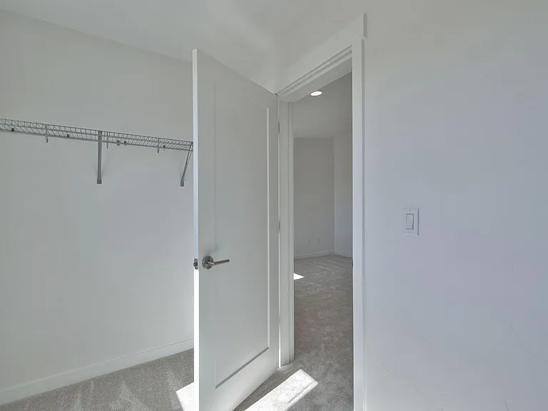 5617 SE Logan Ln — Photo 30