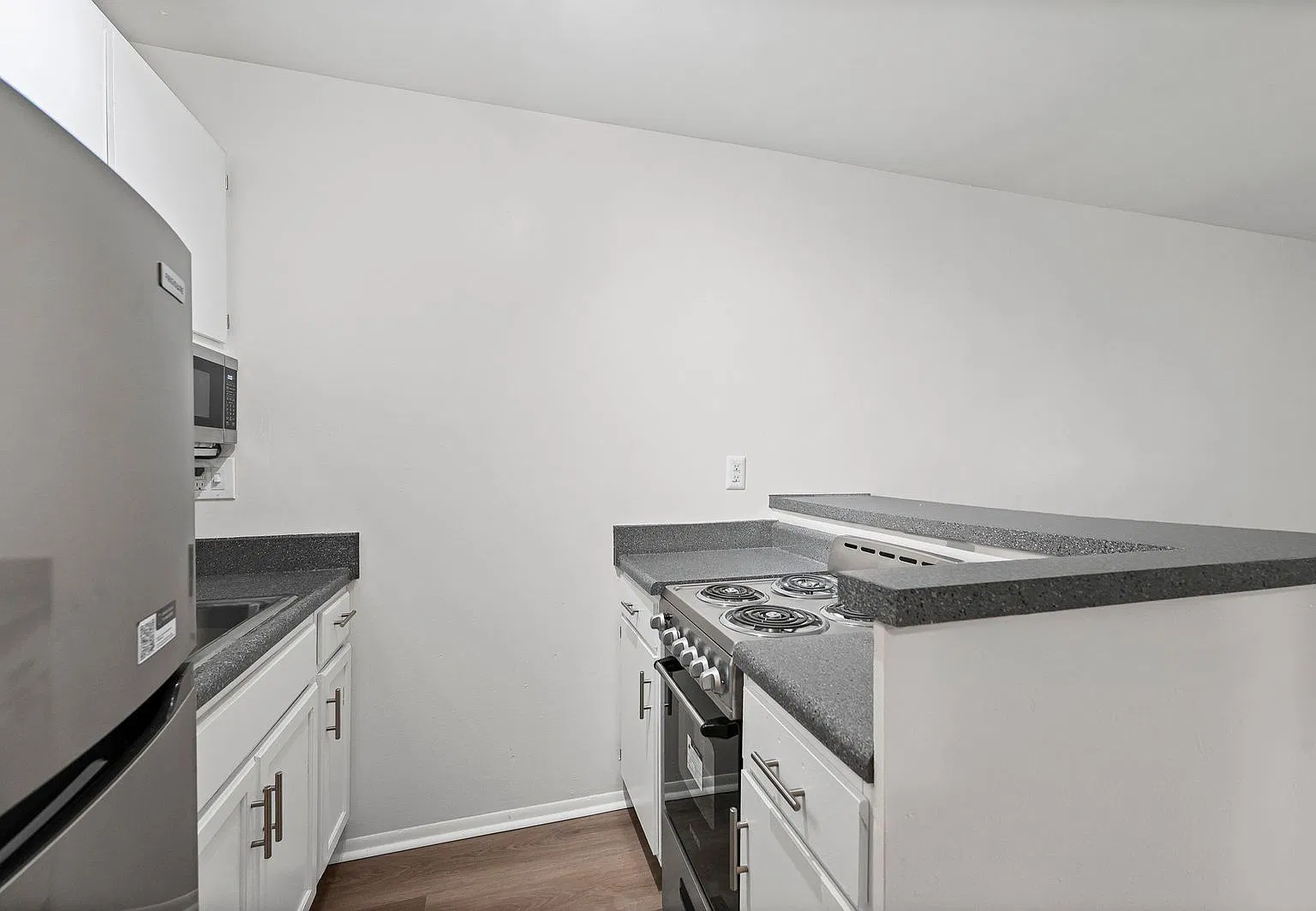 CHERRY ST APARTMENTS — Photo 3