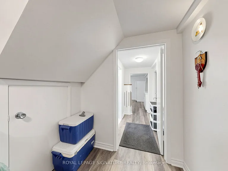 103 Cummer Ave #LOWER — Photo 19