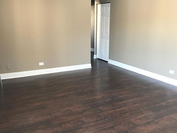 5th image of 329 Carthage Ct Unit D
