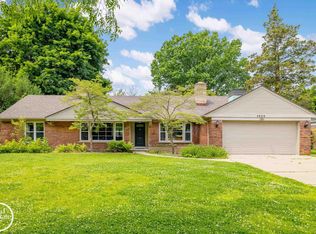 1033 Cadieux Rd, Grosse Pointe Park, MI 48230