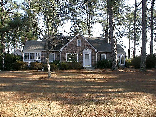 Classic Brick Home, Horses Allowed, No Restrictions