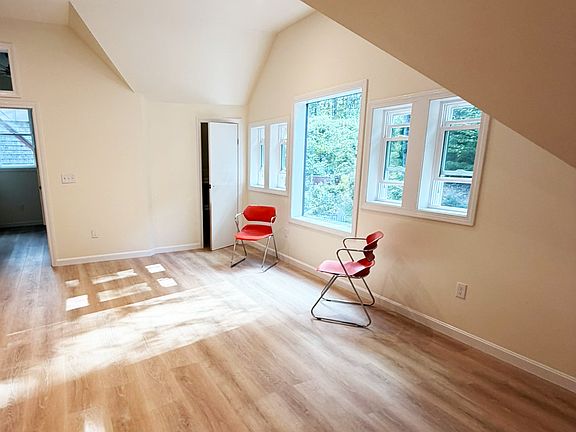 3rd image of 323 Pingree Rd #2