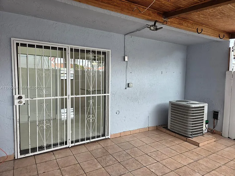 550 SW 115th Ave #405H — Photo 14