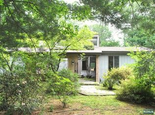 769 Oneida Trl, Franklin Lakes, NJ 07417
