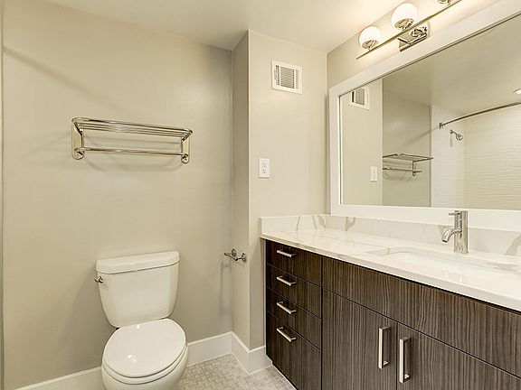 5th image of 1515 Jefferson Davis Hwy APT 111
