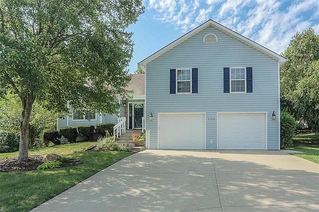1st image of 402 Brookwood Pl