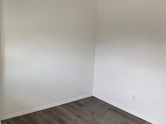 3rd image of 2831 L St #C