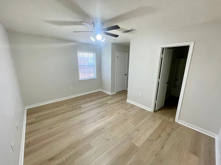 GS-Oak Village I — Photo 4