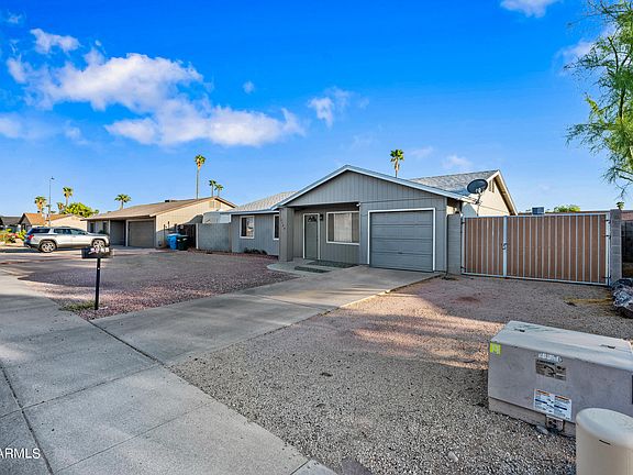 4th image of 2129 E Marconi Avenue