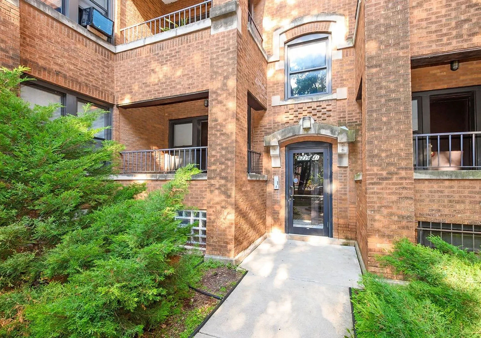 6235-45 S. Martin Luther King Dr. — Photo 2