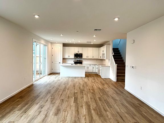 5th image of 3917 Valance Way