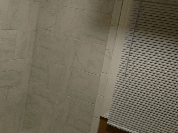Tub/shower new tile