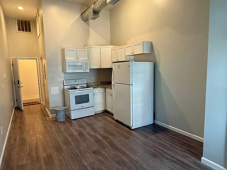 624 Washington St #3 — Photo 3