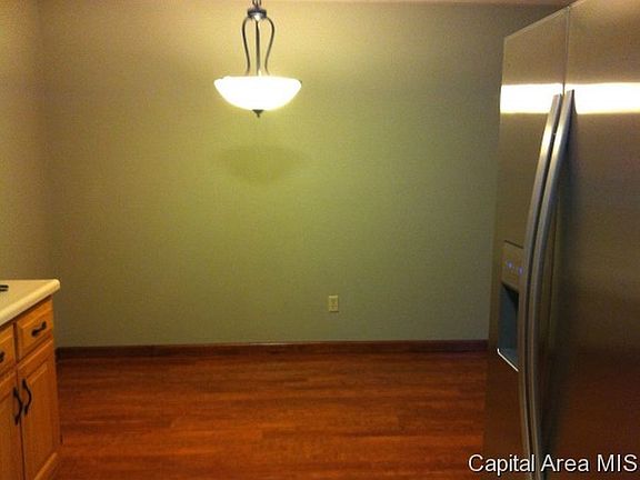 3rd image of 4044 Oak Ln