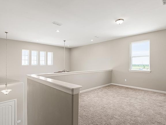 3rd image of 3507 Oriole Dr