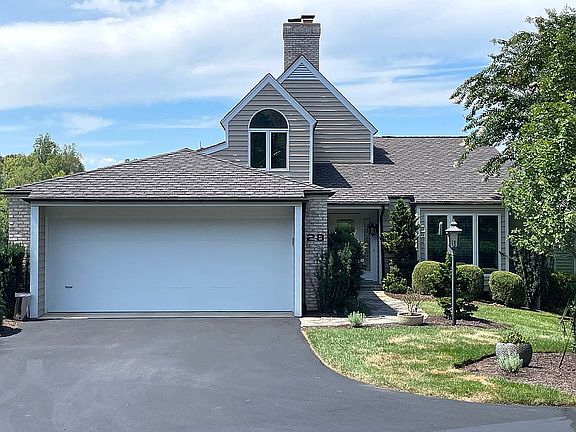 2nd image of 130 Island Green Cir