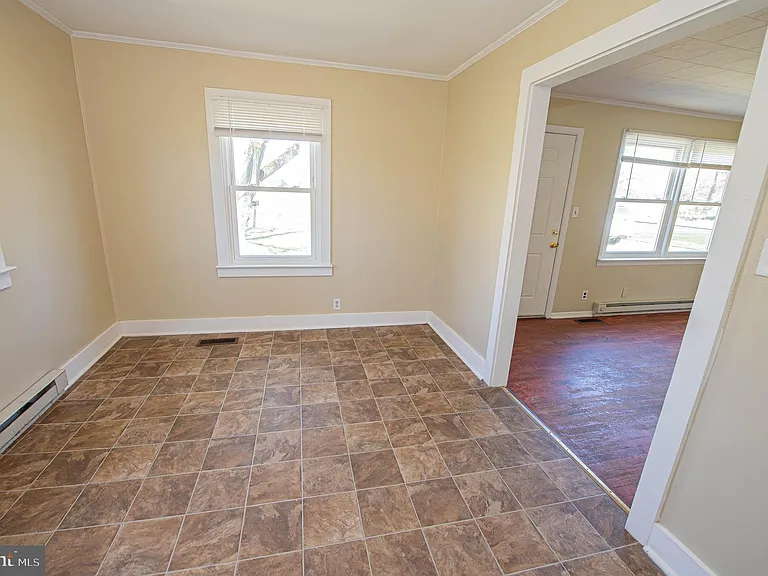 602 E Main St — Photo 26