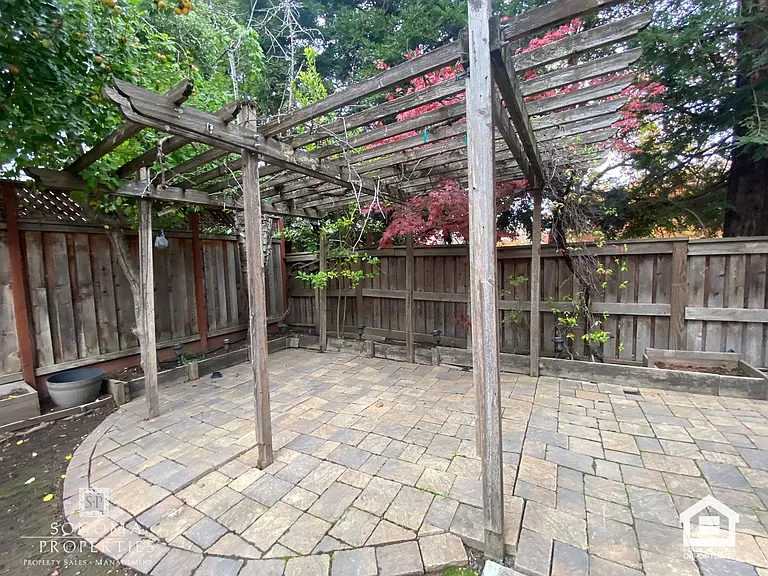 208 Todd Ave — Photo 26