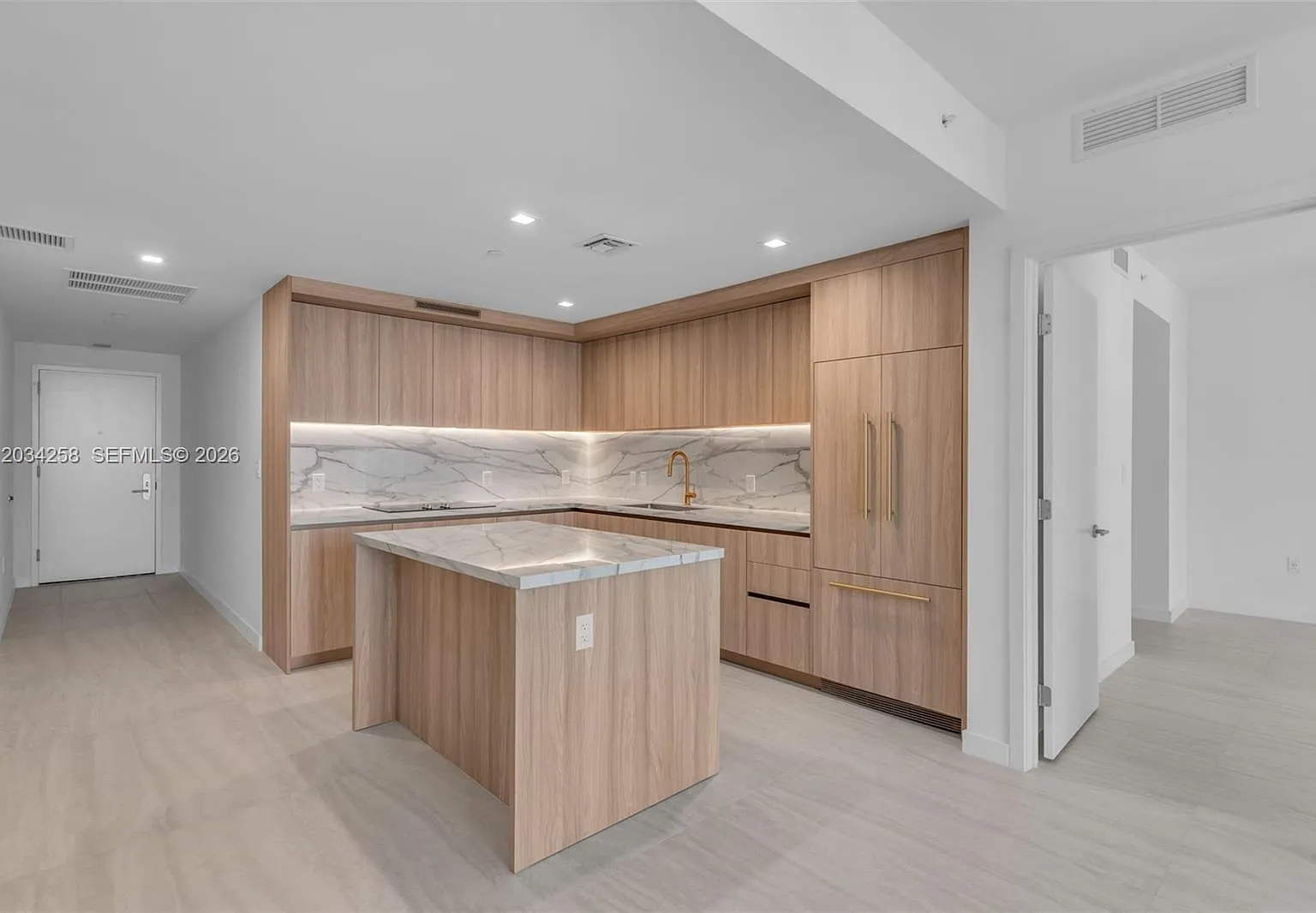 3 bed, 3.0 bath, $14,000 — Photo 3