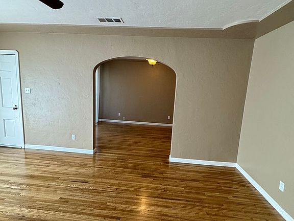 5th image of 337 Eureka Ave