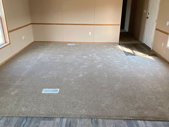 3rd image of 889 Cal Dr