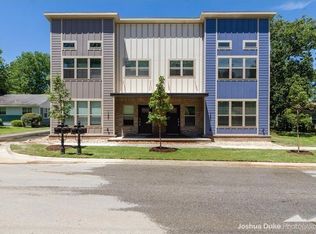 1393 N Oakland Ave, Fayetteville, AR 72703
