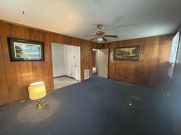3rd image of 1457 E Montague Ave