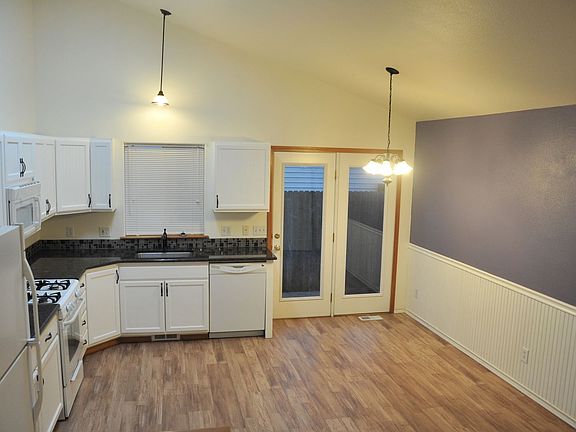 3rd image of 3749 N Beehive St