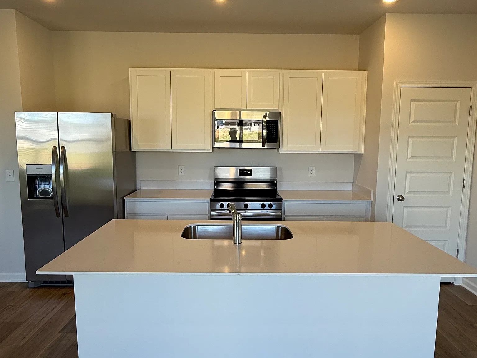 4 bed, 1825 sqft, $2,150 — Photo 3