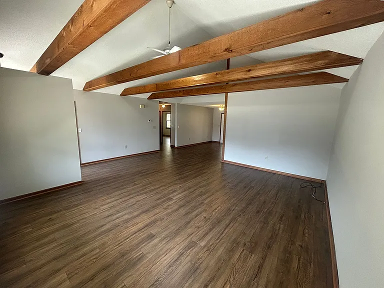 307 Stratford Pl — Photo 9
