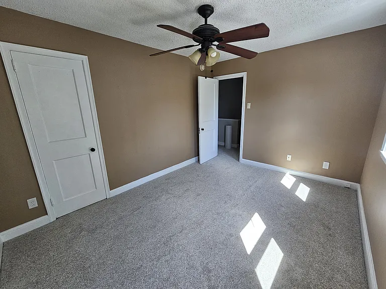 298 Diamond St — Photo 13