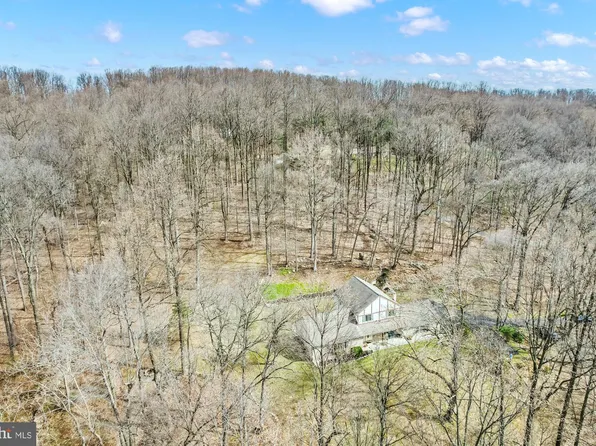 240 Sunset Hill Rd, Boyertown, PA 19512