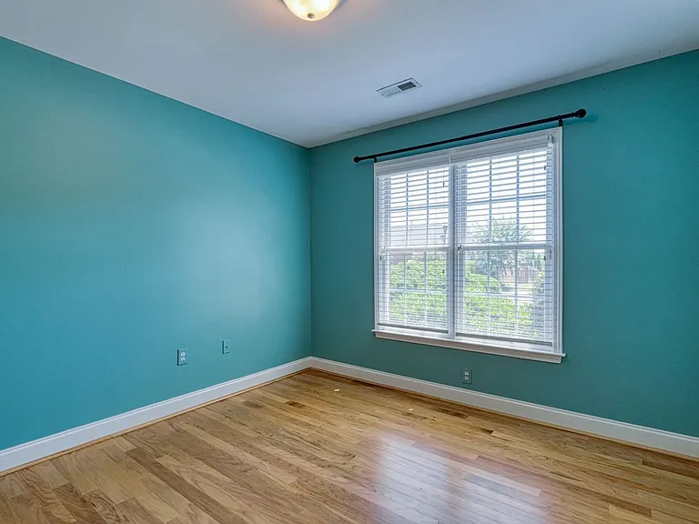 210 Rivermill Ct — Photo 29