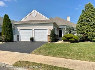 22 Chaucer Cir, Manchester, NJ 08759